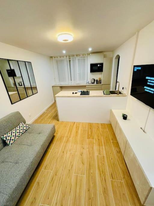 Joli Appartement Renove Incluant Parking A 10 Min De Paris Nanterre Luaran gambar